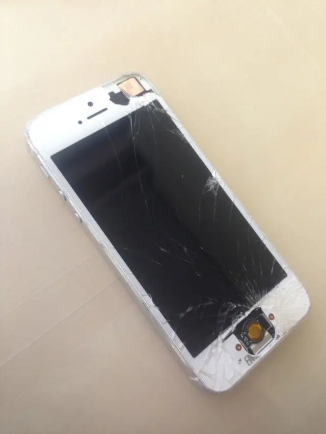iPhone5ガラス画面割れホームボタン修理ー福岡アイリブ