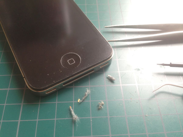 iPhoneドックコネクター故障修理予防対策