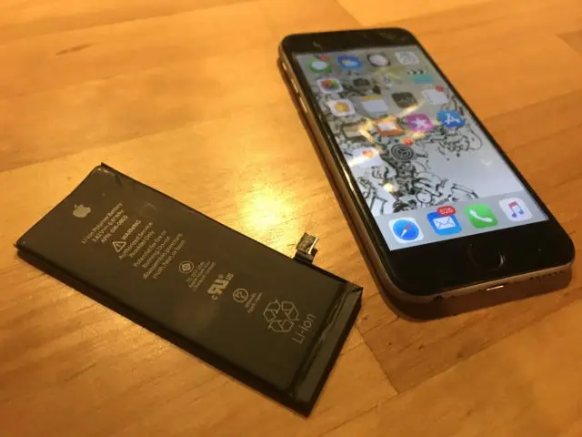 18030307-battery-iPhone-repair-ilive-hakata