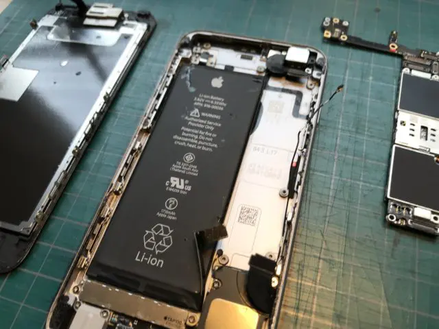18032204-washing-iPhone-repair-ilive-hakata