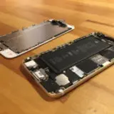 真っ二つになってしまったiPhone修理。