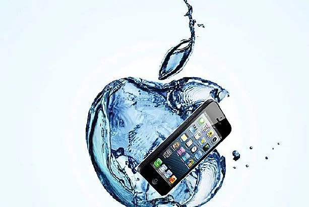 iPhoneが水没浸水により充電不可！内部データを残して修理したい！