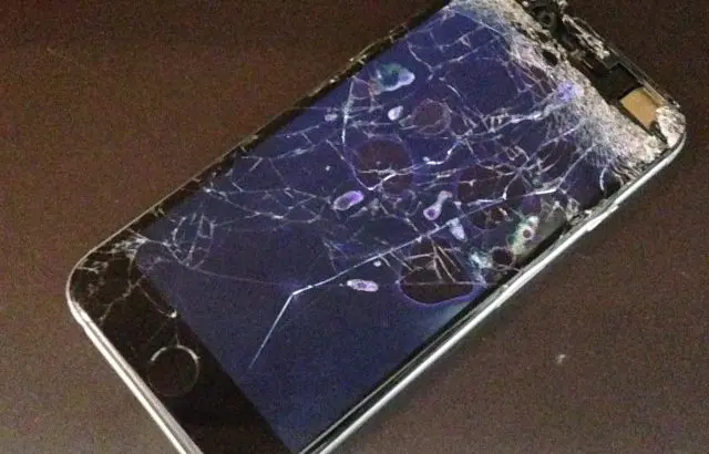 iPhone画面ガラス割れによりタッチパネル故障！