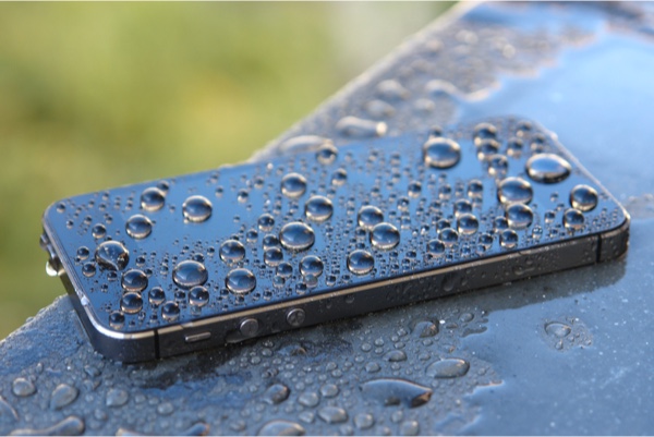 水濡れ浸水したかもしれないiPhone！分解点検で不安改善！