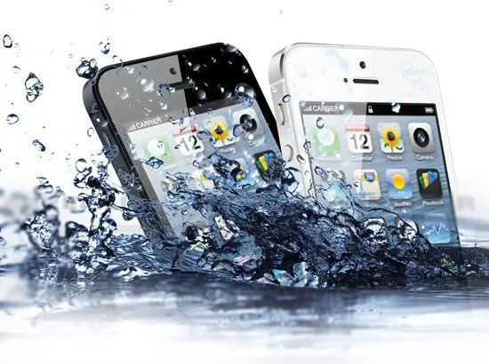 iPhone水濡れ浸水の恐怖！水没の影響は時間差で来る？